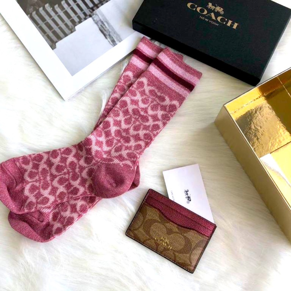 💝NWT COACH BOXED CARD CASE AND SOCK GIFT SET IN SIGNATURE CANVAS